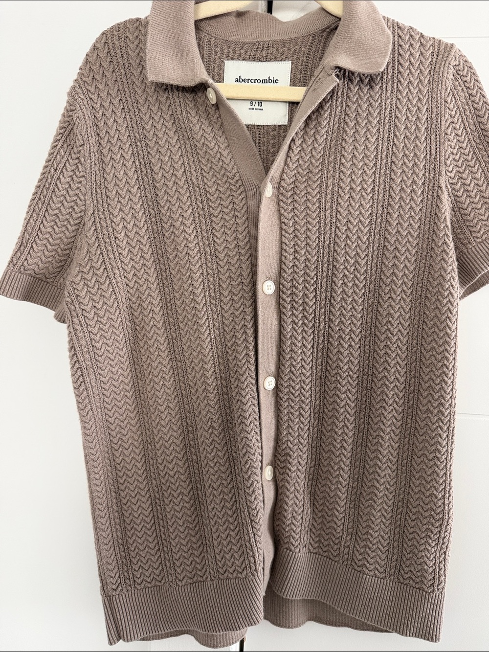 Abercrombie & Fitch Short-Sleeve Knit Cardigan in Taupe